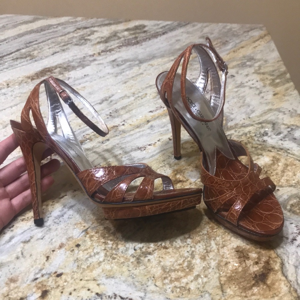 Brown Golce & Gabbana open toed platforms